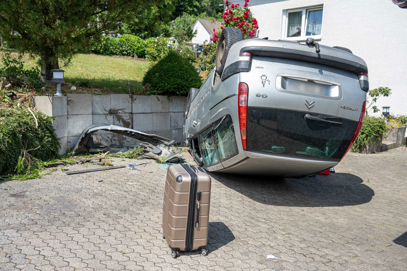 Update Auto landet im auf dem Dach LokalDirekt