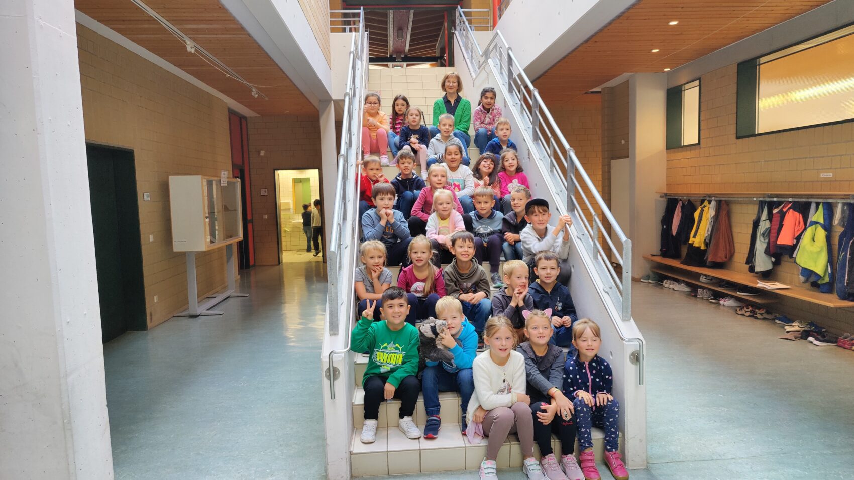 Vollständig Die Erstklässler von Meinerzhagen in Gruppenfotos